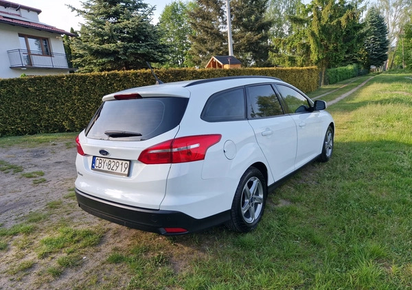 Ford Focus cena 43900 przebieg: 149500, rok produkcji 2017 z Koronowo małe 781